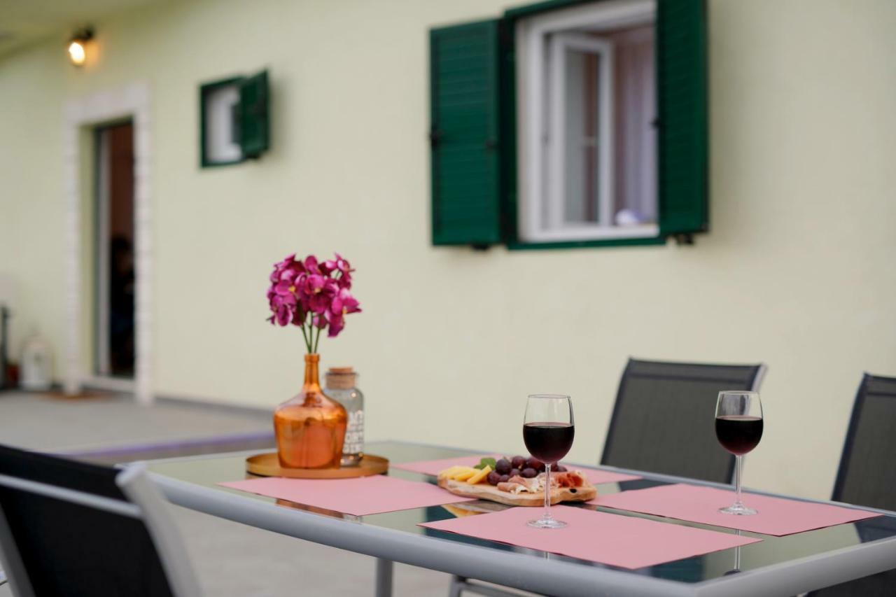 Vila House Lucia Brstanovo Exteriér fotografie