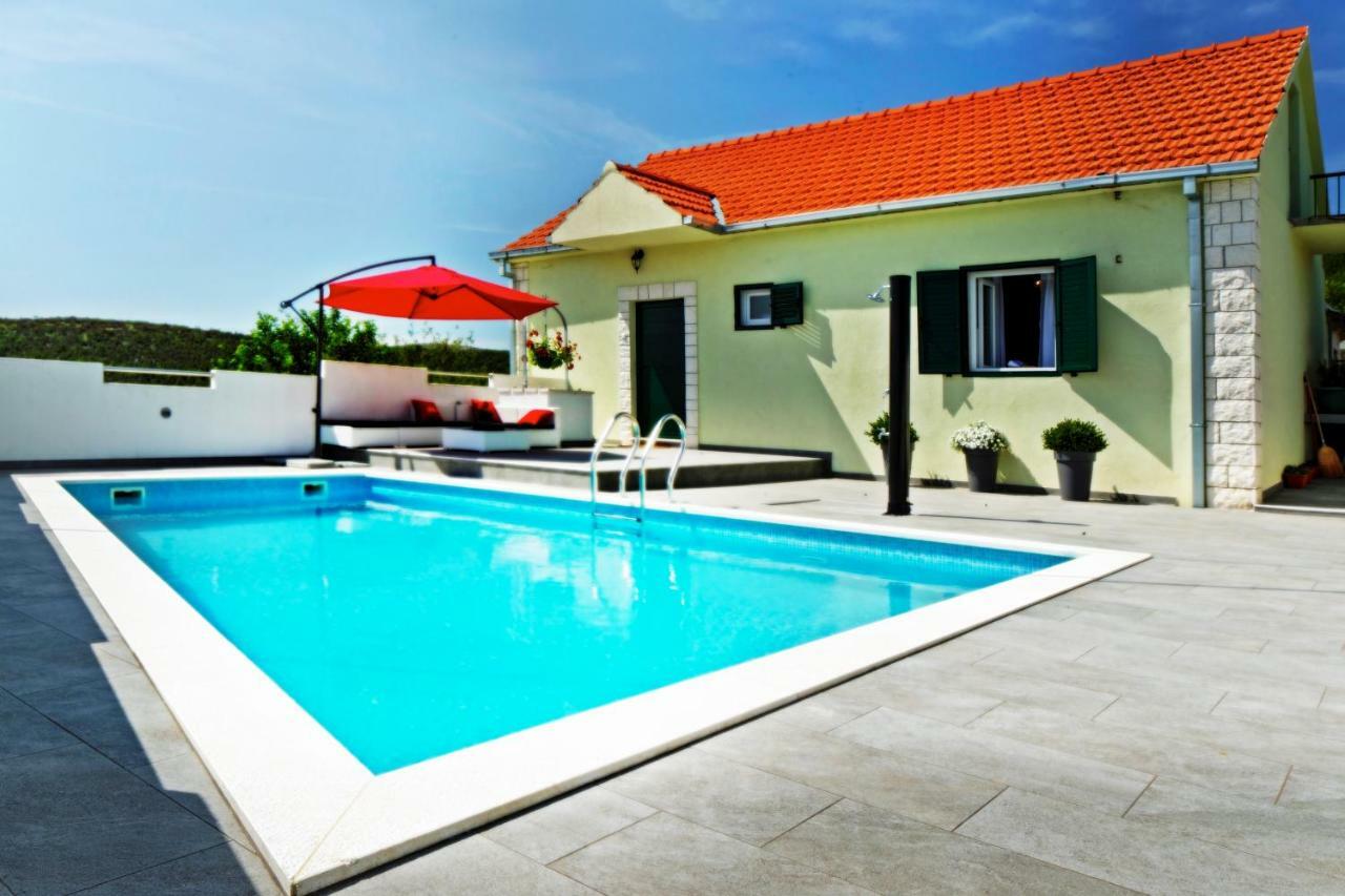 Vila House Lucia Brstanovo Exteriér fotografie